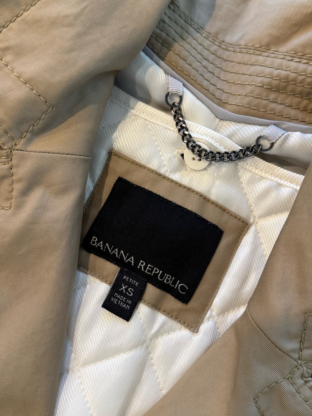 Banana Republic Petite Trench Coat in Tan and White Quilted Lining
